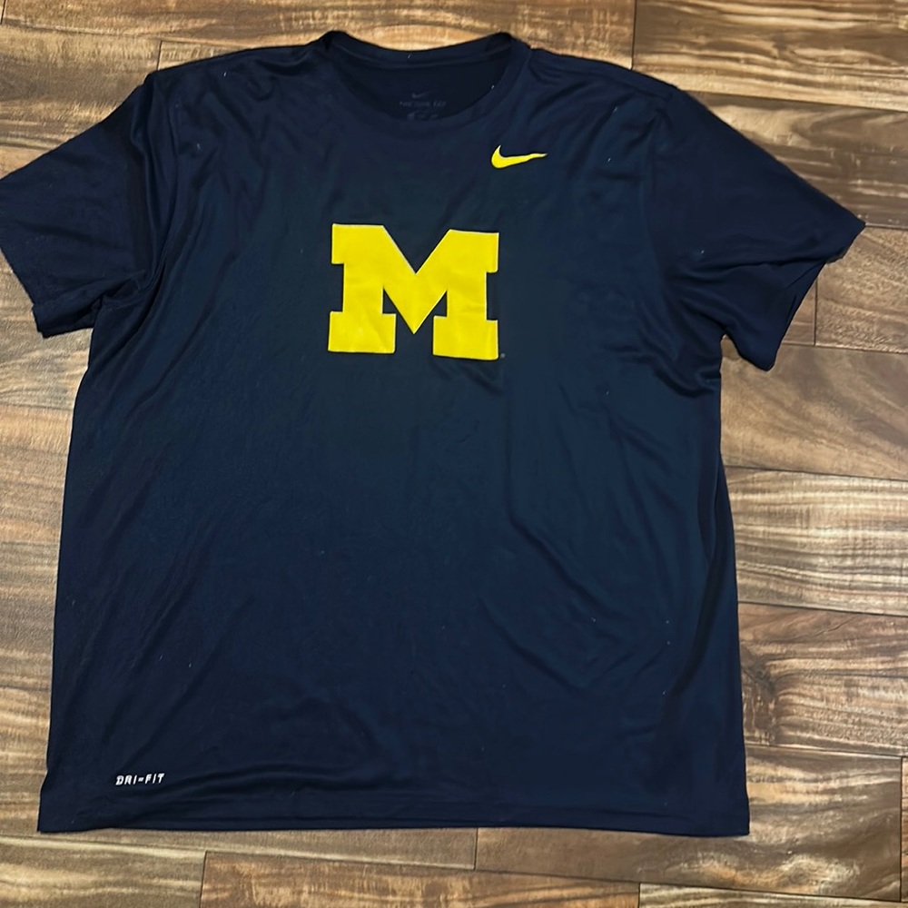 Michigan XL dri fit t shirt